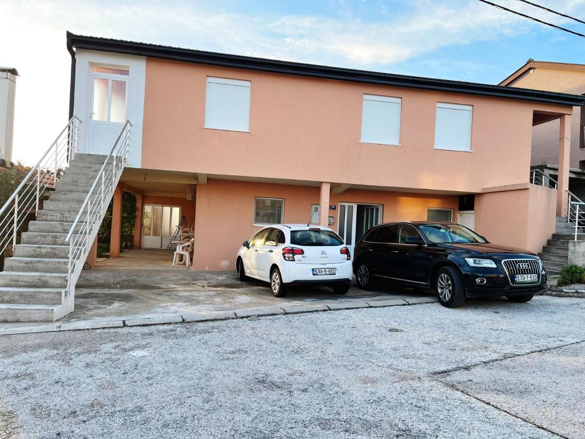 Apartmani Zuti Neum Luaran gambar