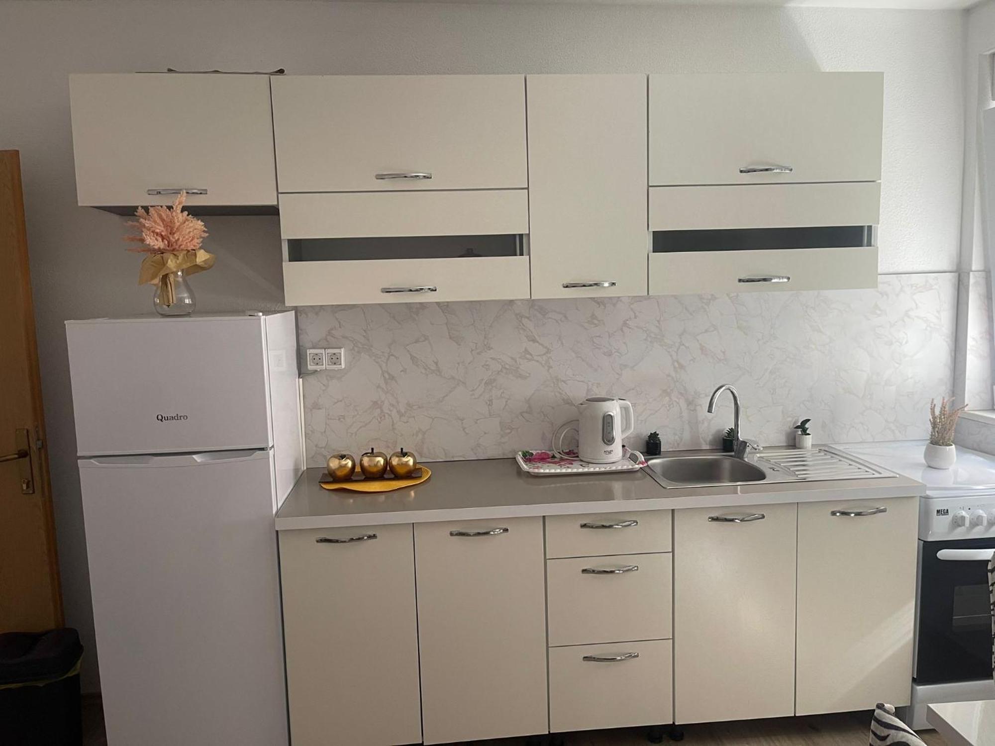 Apartmani Zuti Neum Bilik gambar