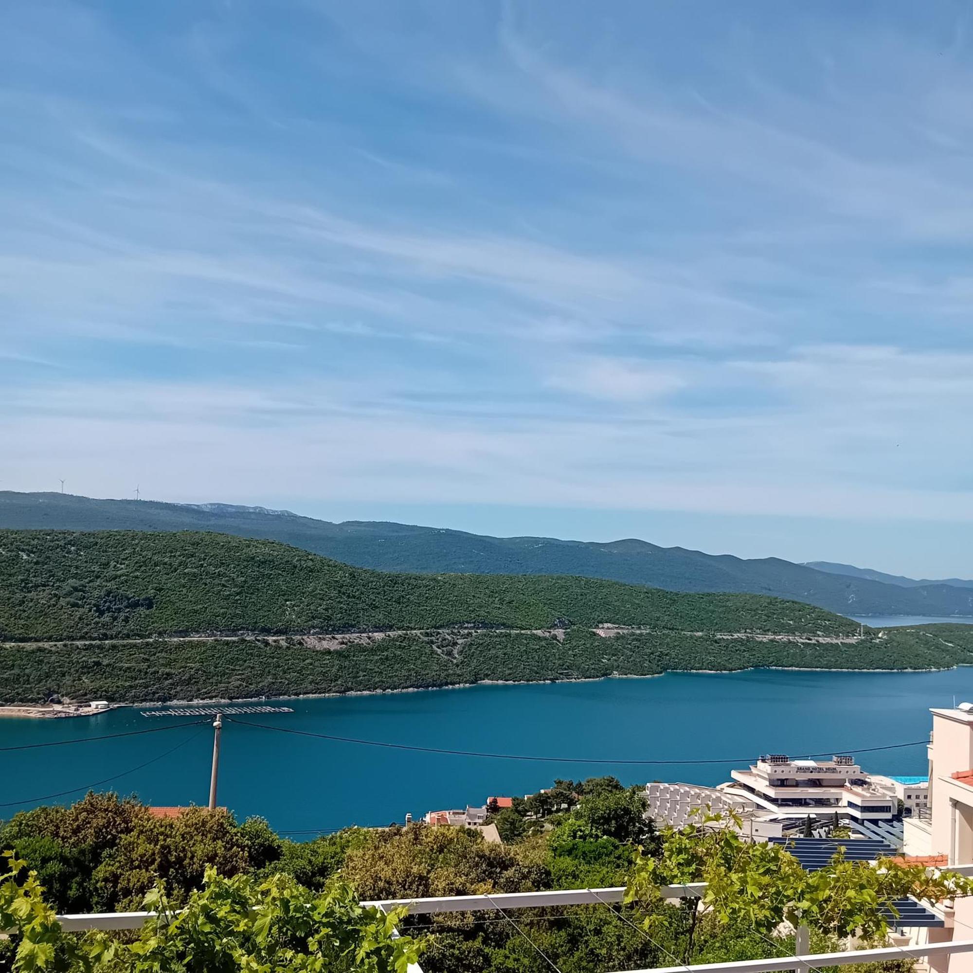 Apartmani Zuti Neum Bilik gambar